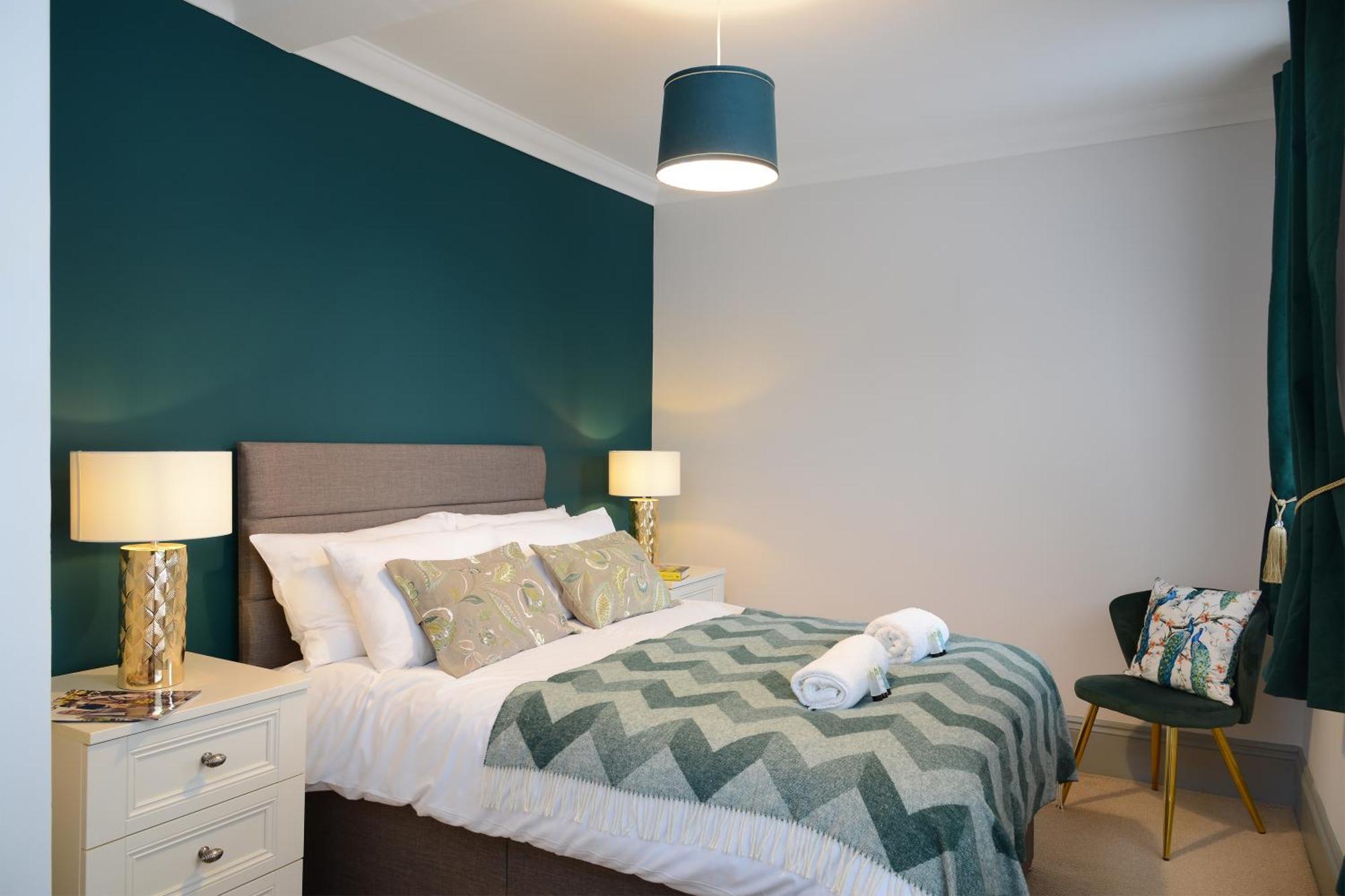 The Old Brewery Boardroom - Winchester City Centre - Unique Property - Free Parking - Sleeps 6 - By Xplus Stays Buitenkant foto